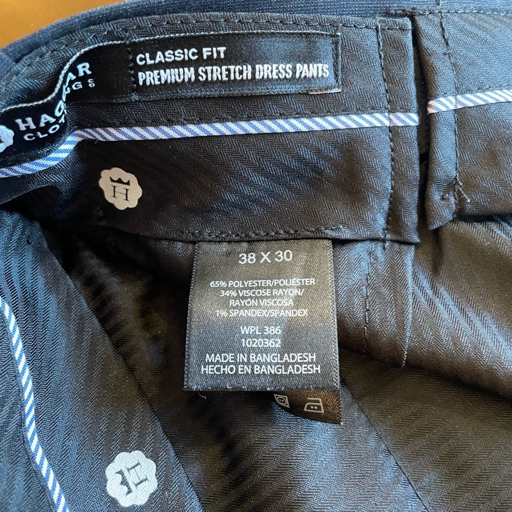 Haggar Men's Dark Gray Flat Front Shorts - Picture 4 of 4